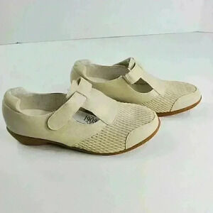 Stretch'n Form by Beacon Adjustable Strap Beige Women Comfort Shoes Size 8.5 New